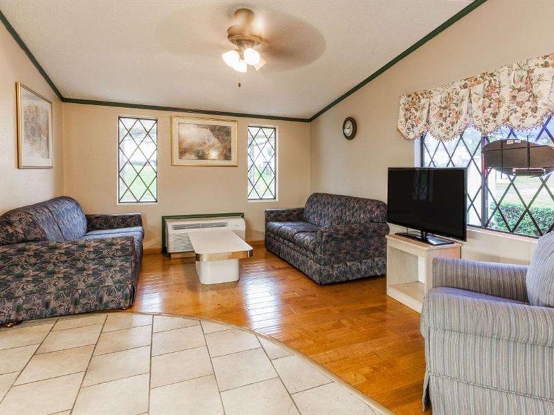 Knights Inn Farmington Hills Extérieur photo