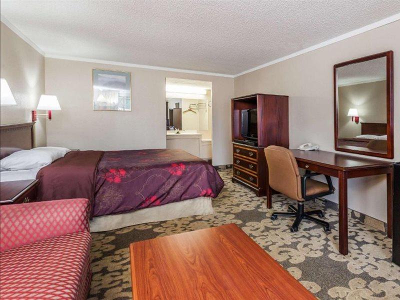 Knights Inn Farmington Hills Extérieur photo