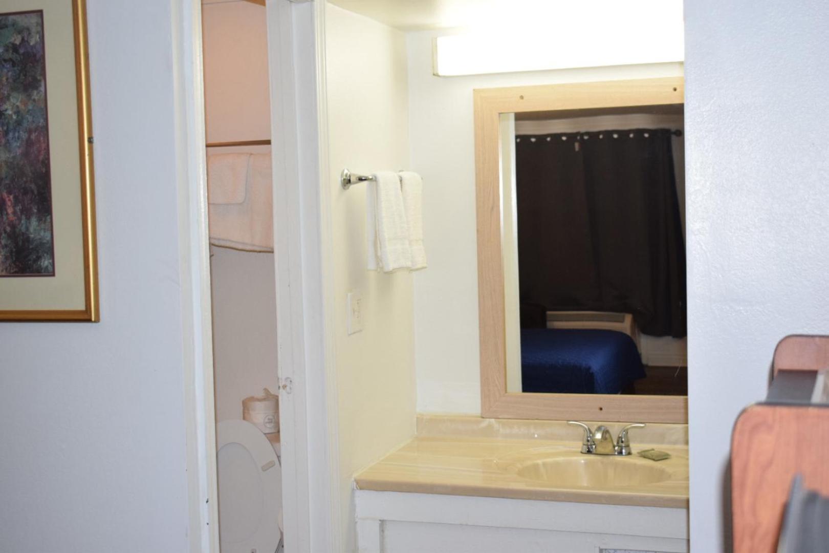 Knights Inn Farmington Hills Extérieur photo