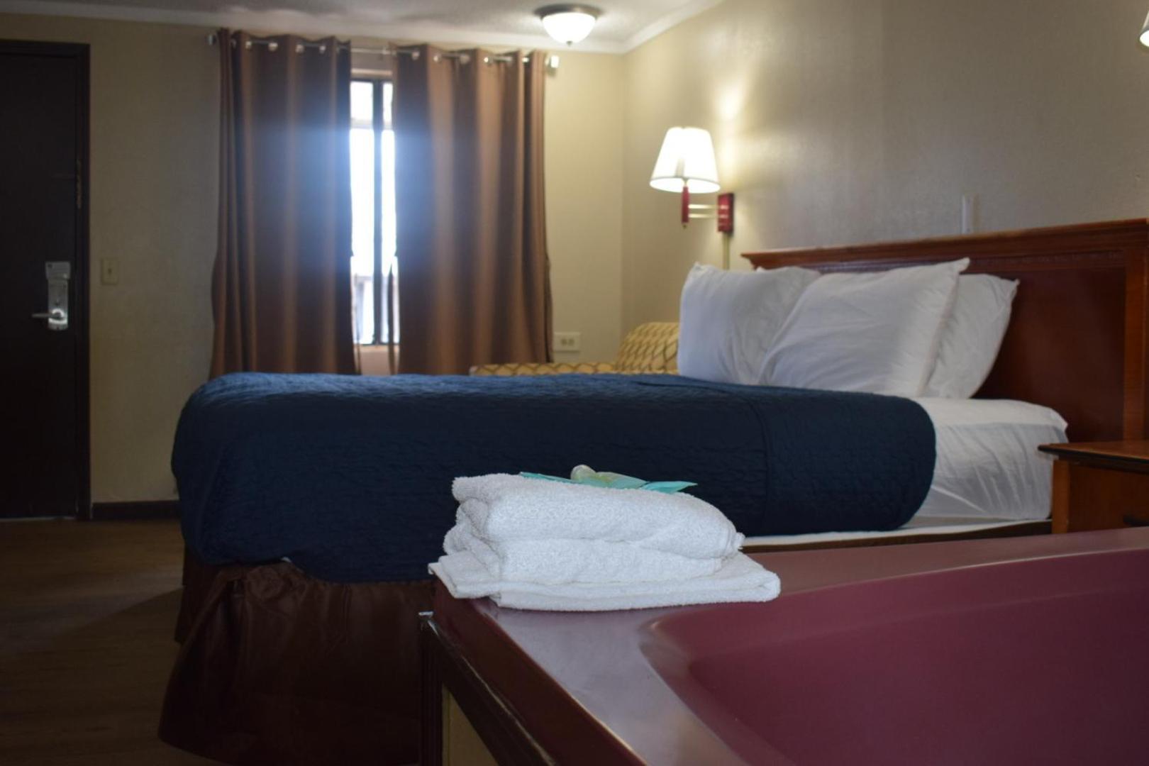 Knights Inn Farmington Hills Extérieur photo