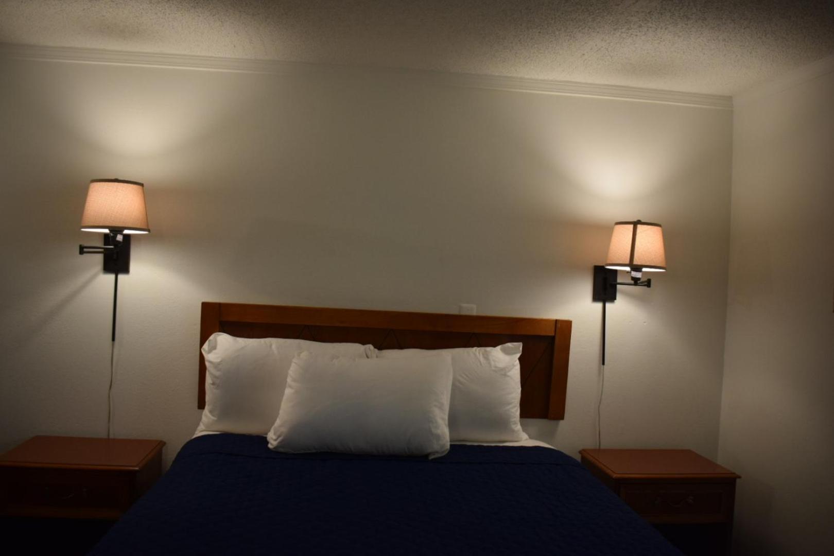 Knights Inn Farmington Hills Extérieur photo